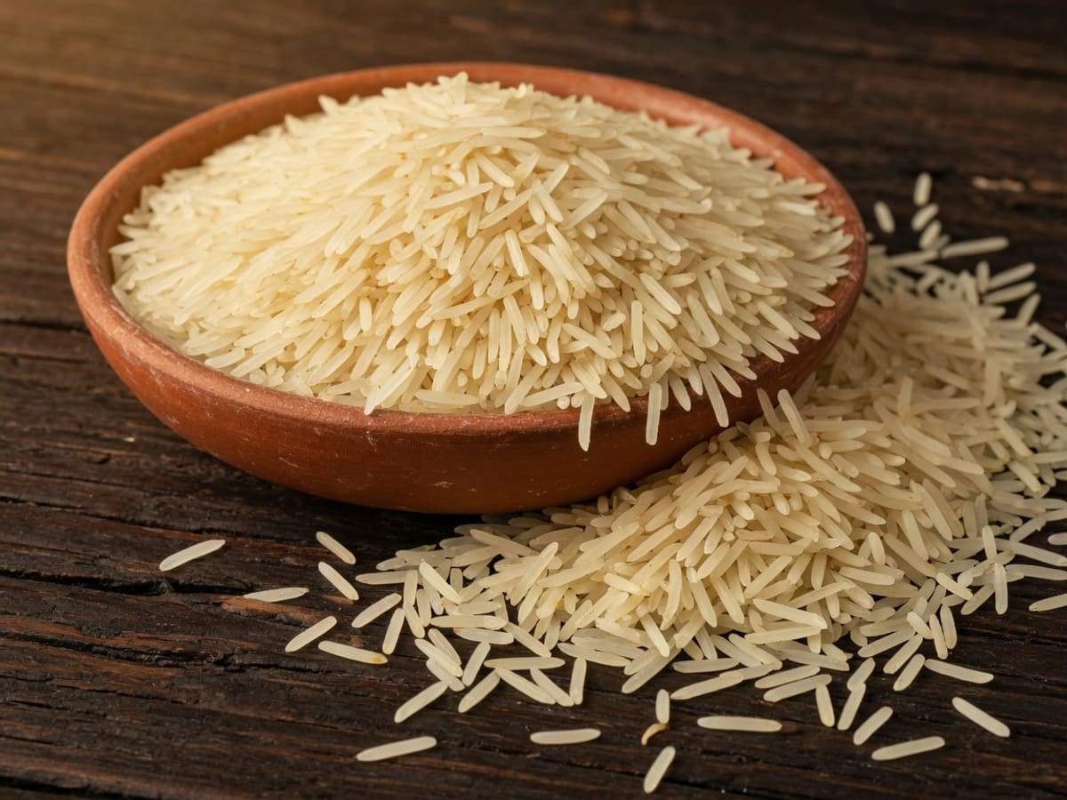 Long-grain Pakistani basmati rice